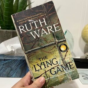 ✨3 for 15/ The Lying Game - Ruth Ware Paperback
